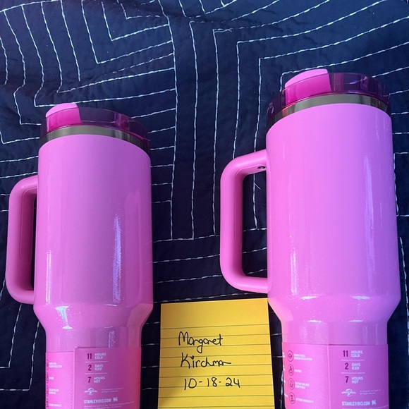 Stanley 40oz Glinda - Picture 2 of 5